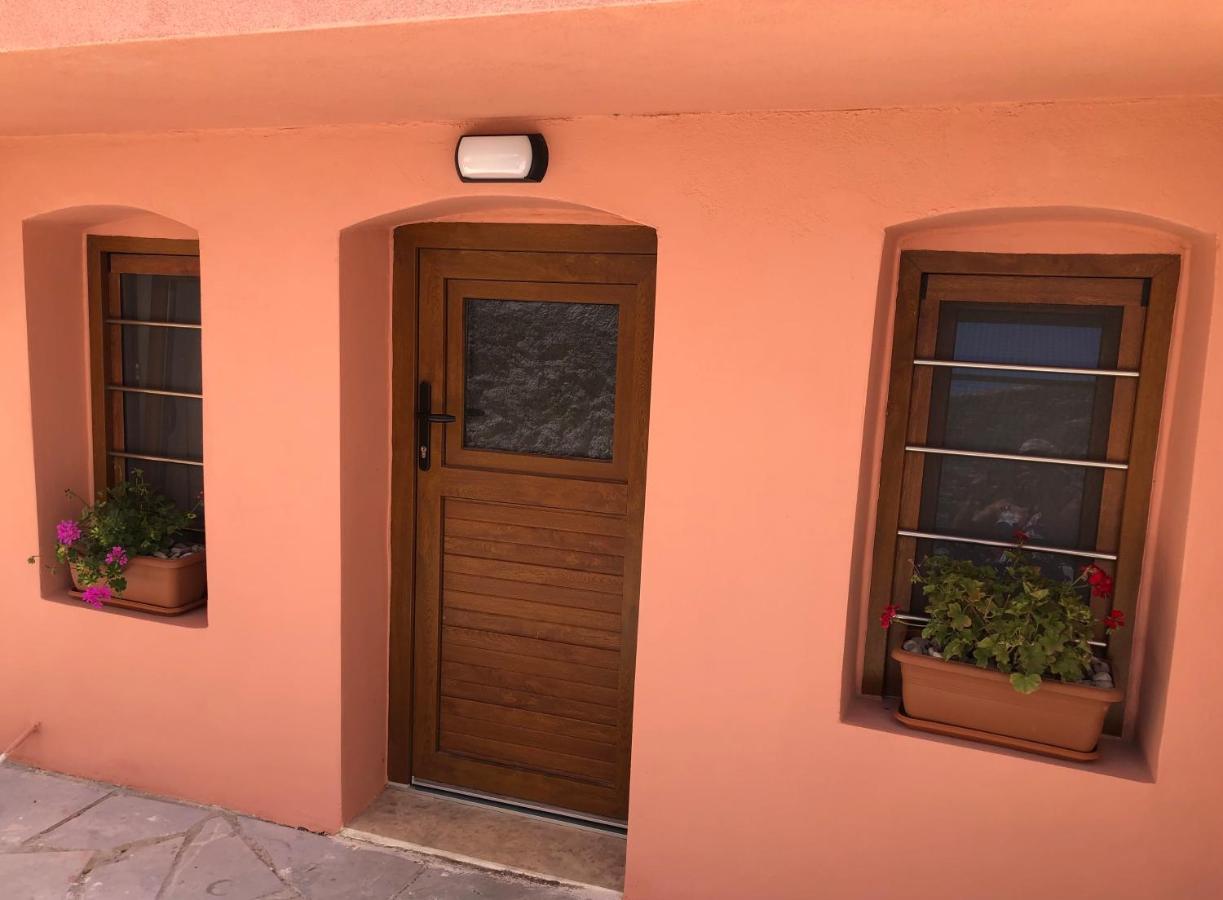 Solo Traveler Apartment Ermoupoli Exterior photo